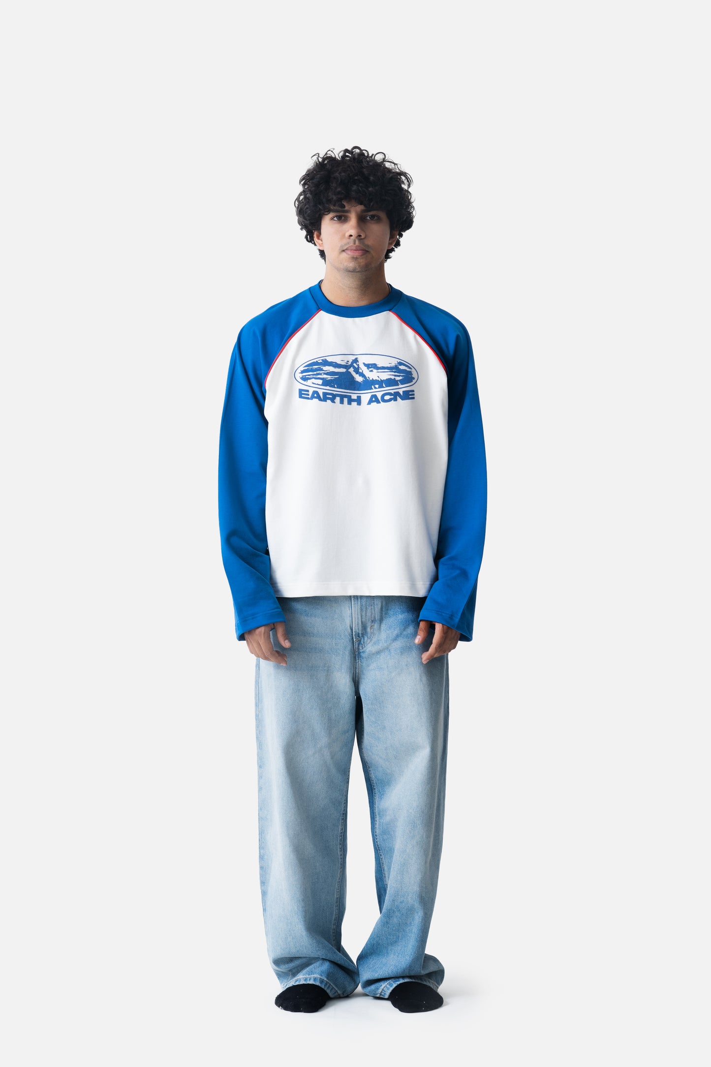 Earth Acne Raglan - OffWhite/Cobalt