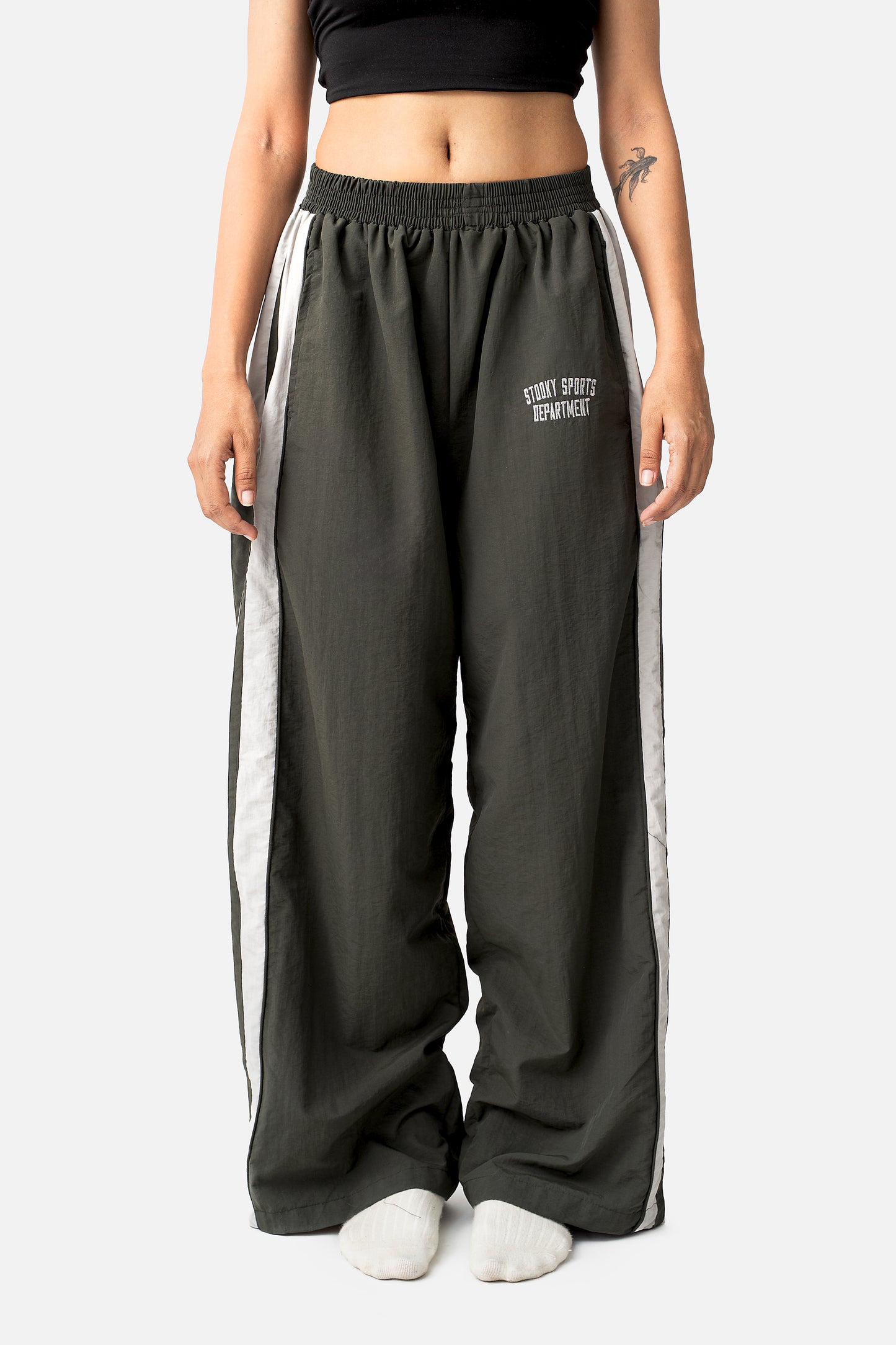 ULTRA-LIGHT NYLON PANTS - GREEN
