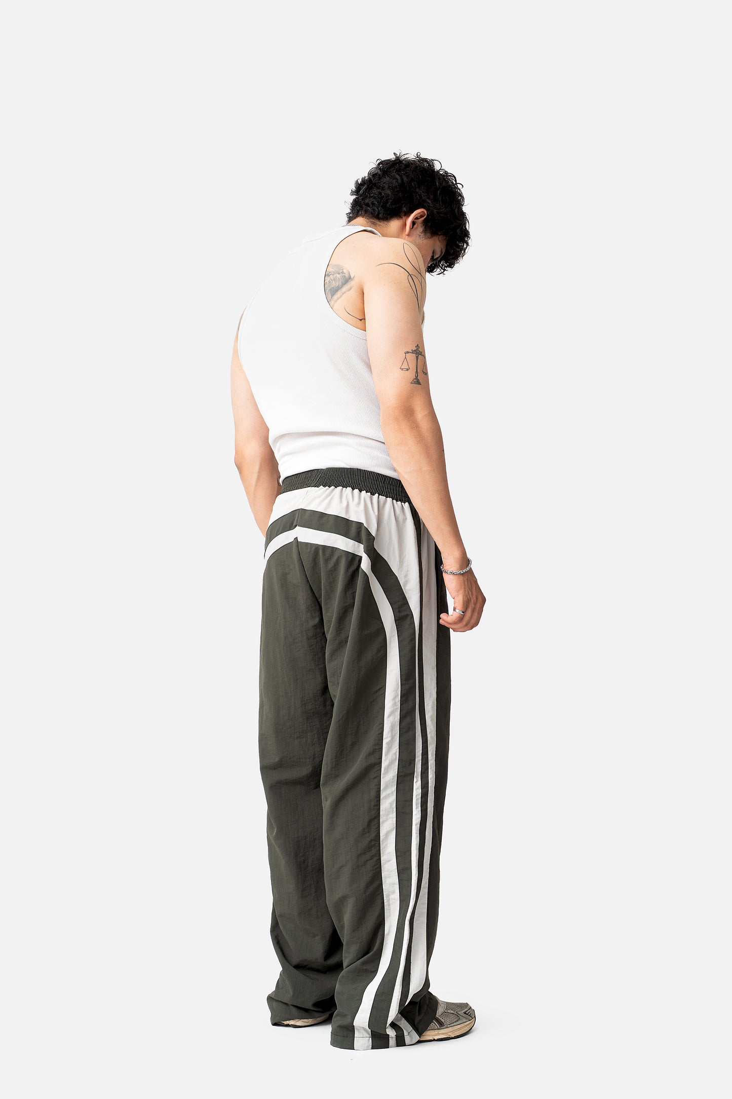 ULTRA-LIGHT NYLON PANTS - GREEN
