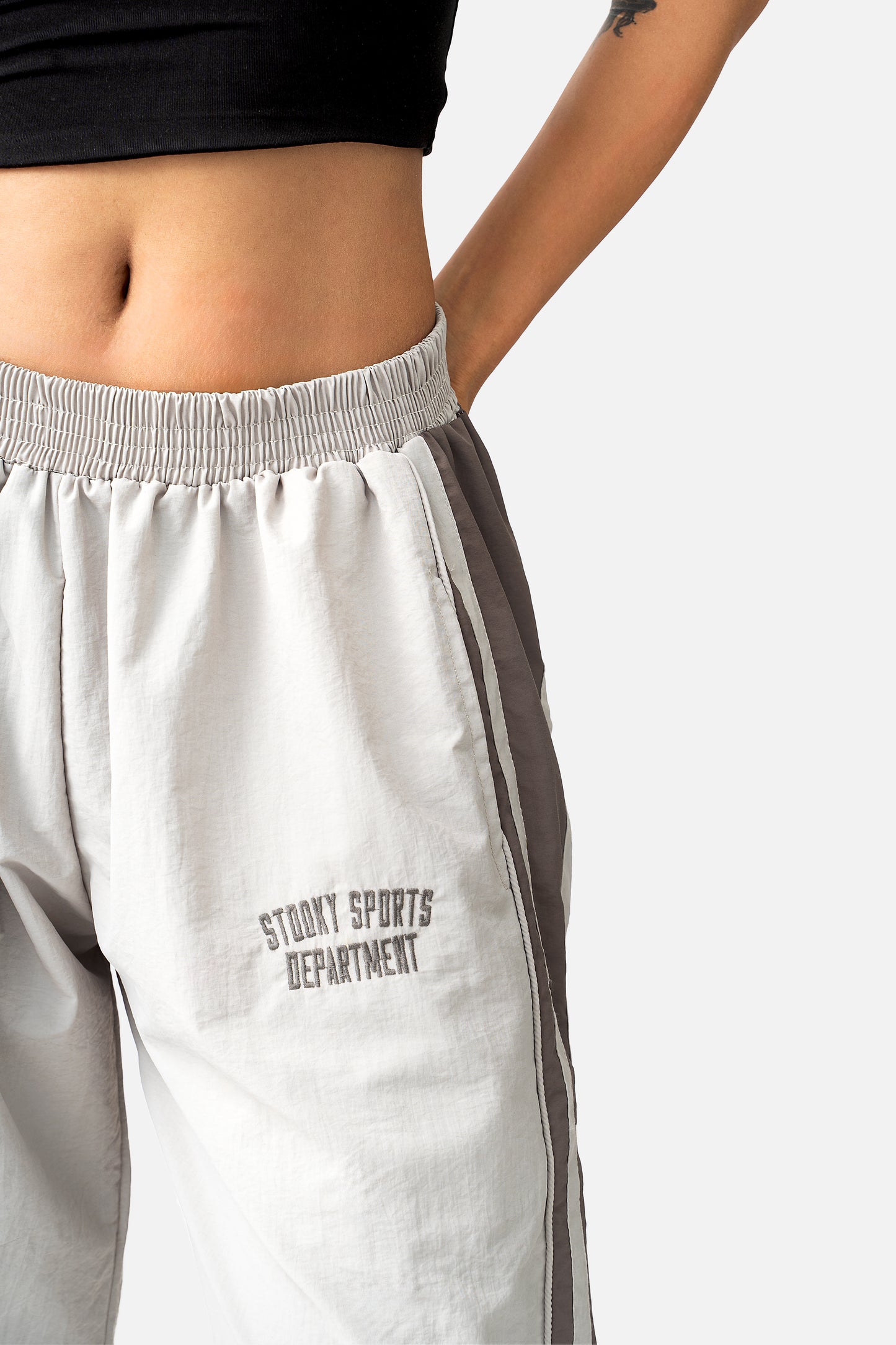 ULTRA-LIGHT NYLON PANTS - MUD