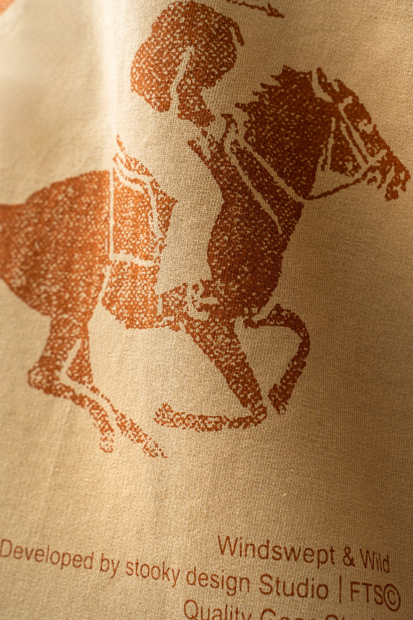 Zephyride Saddle T-Shirt - Sand/Rust Brown