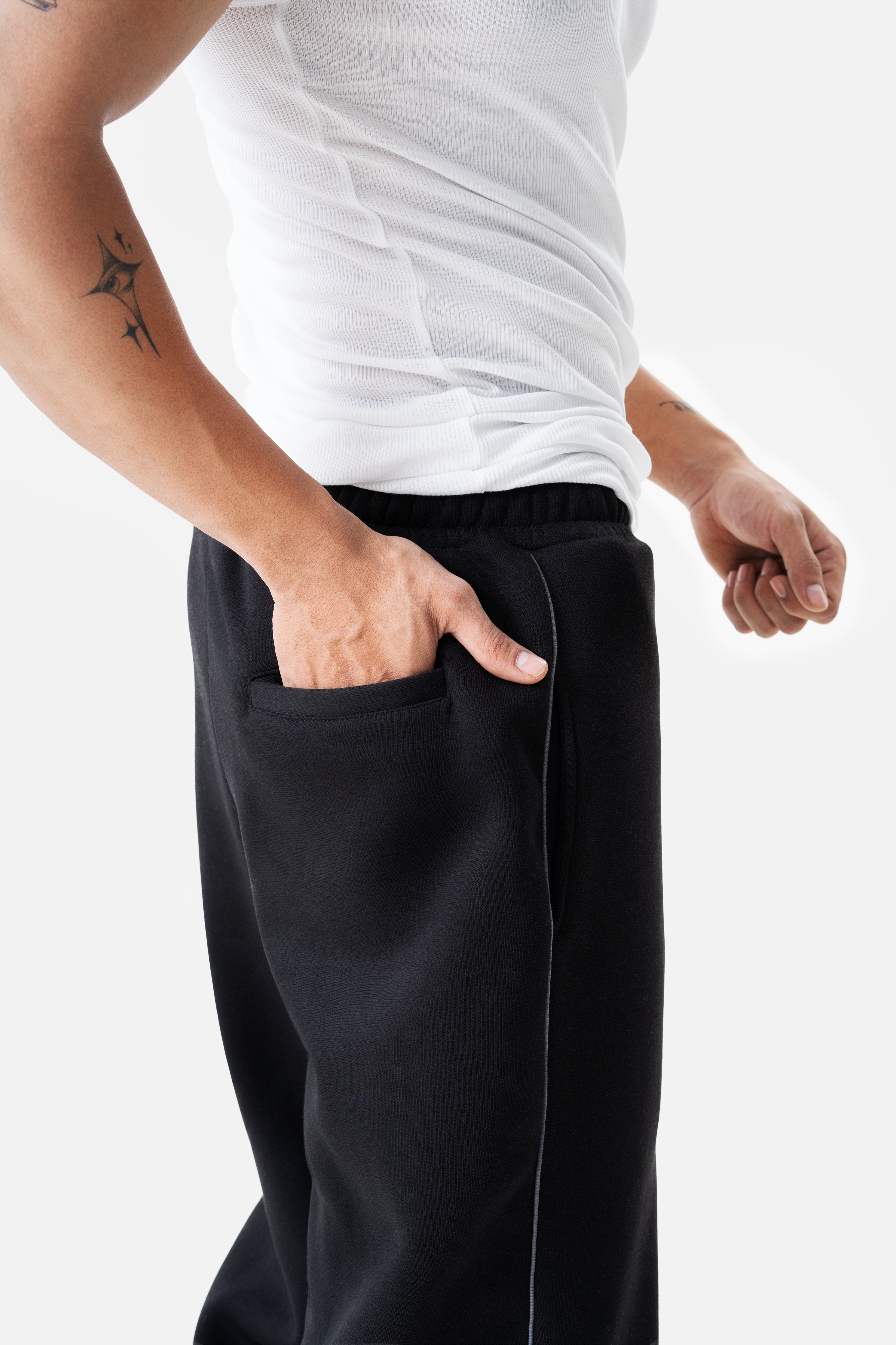 Straight leg sweatpants- Black