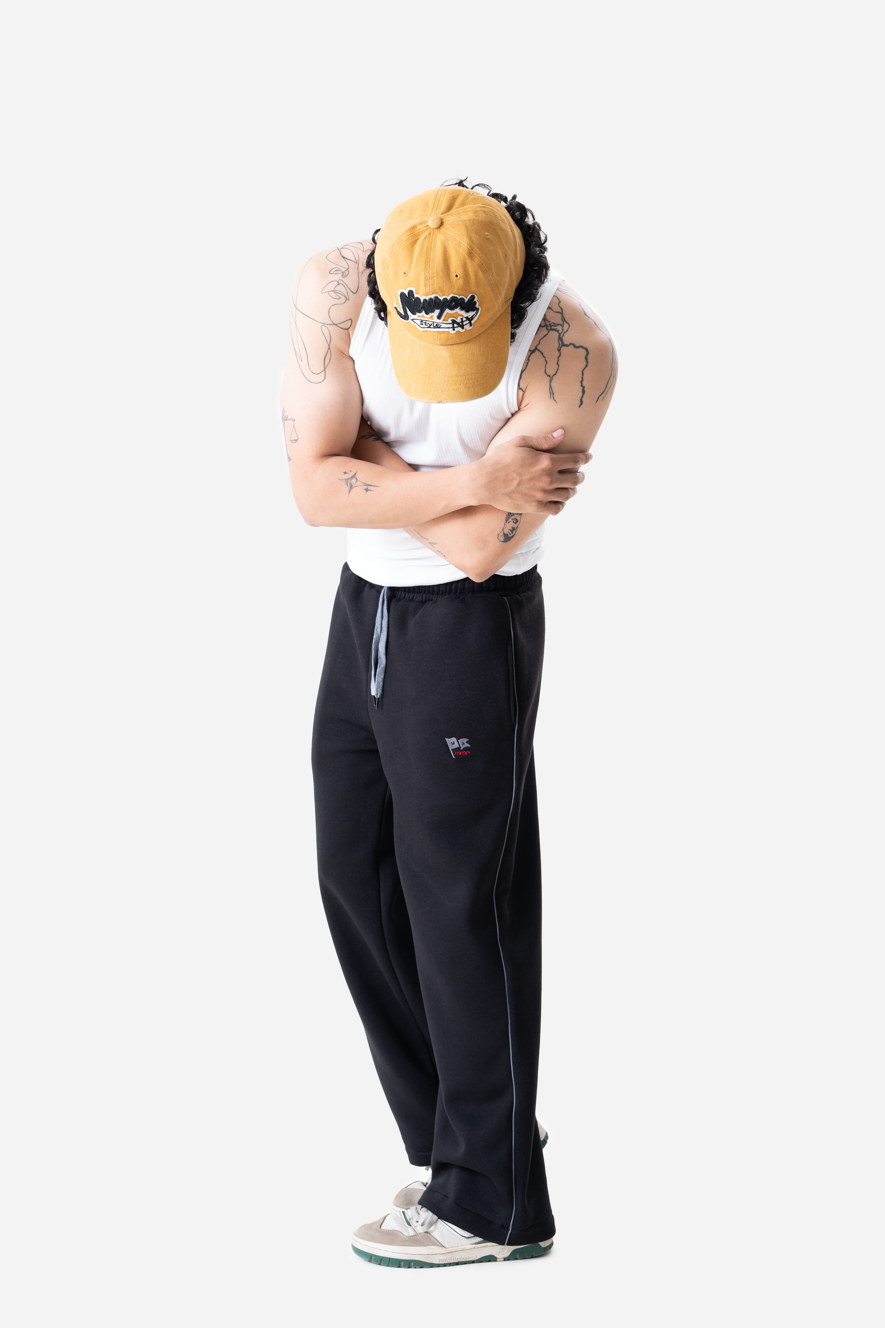 Straight leg sweatpants- Black