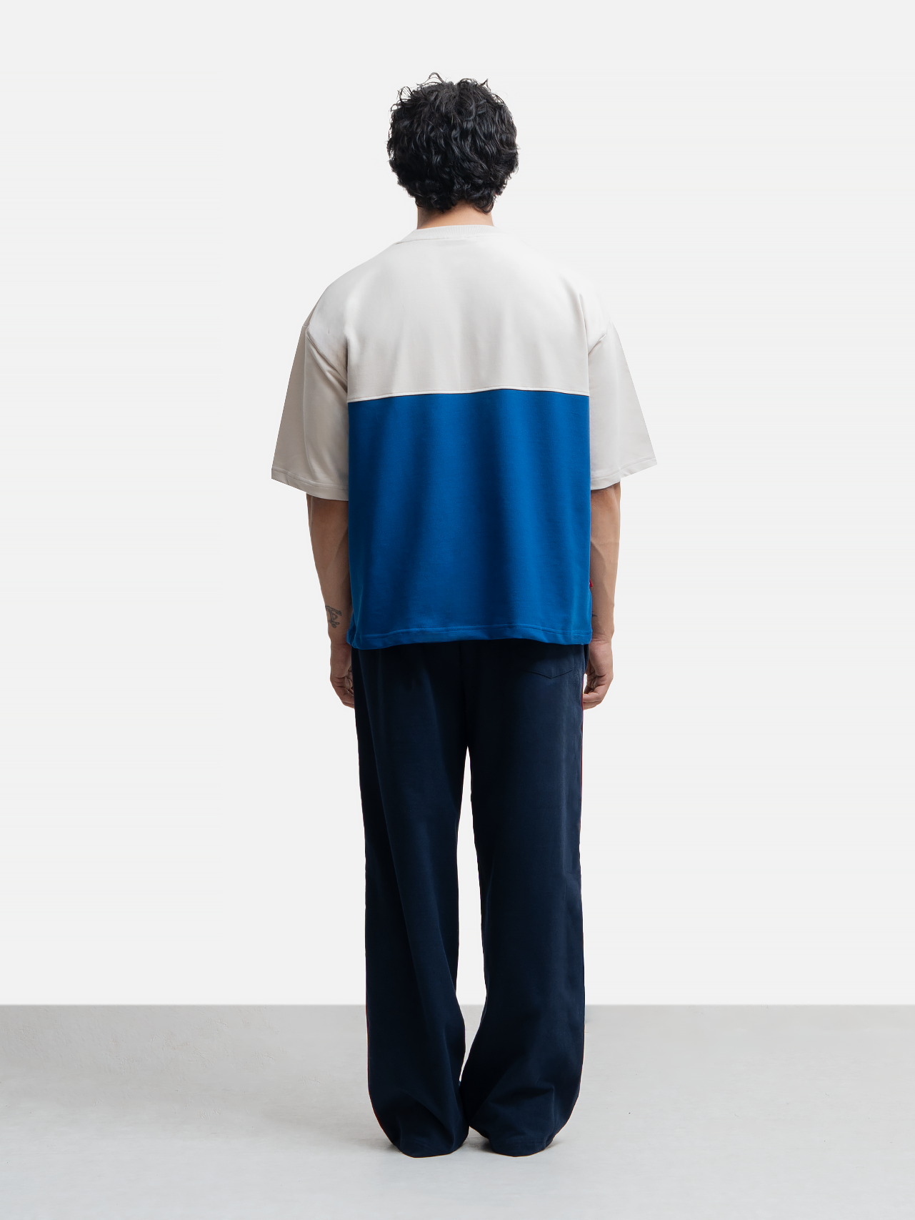 Horizon Split Panelled T-Shirt - Cobalt/Bone