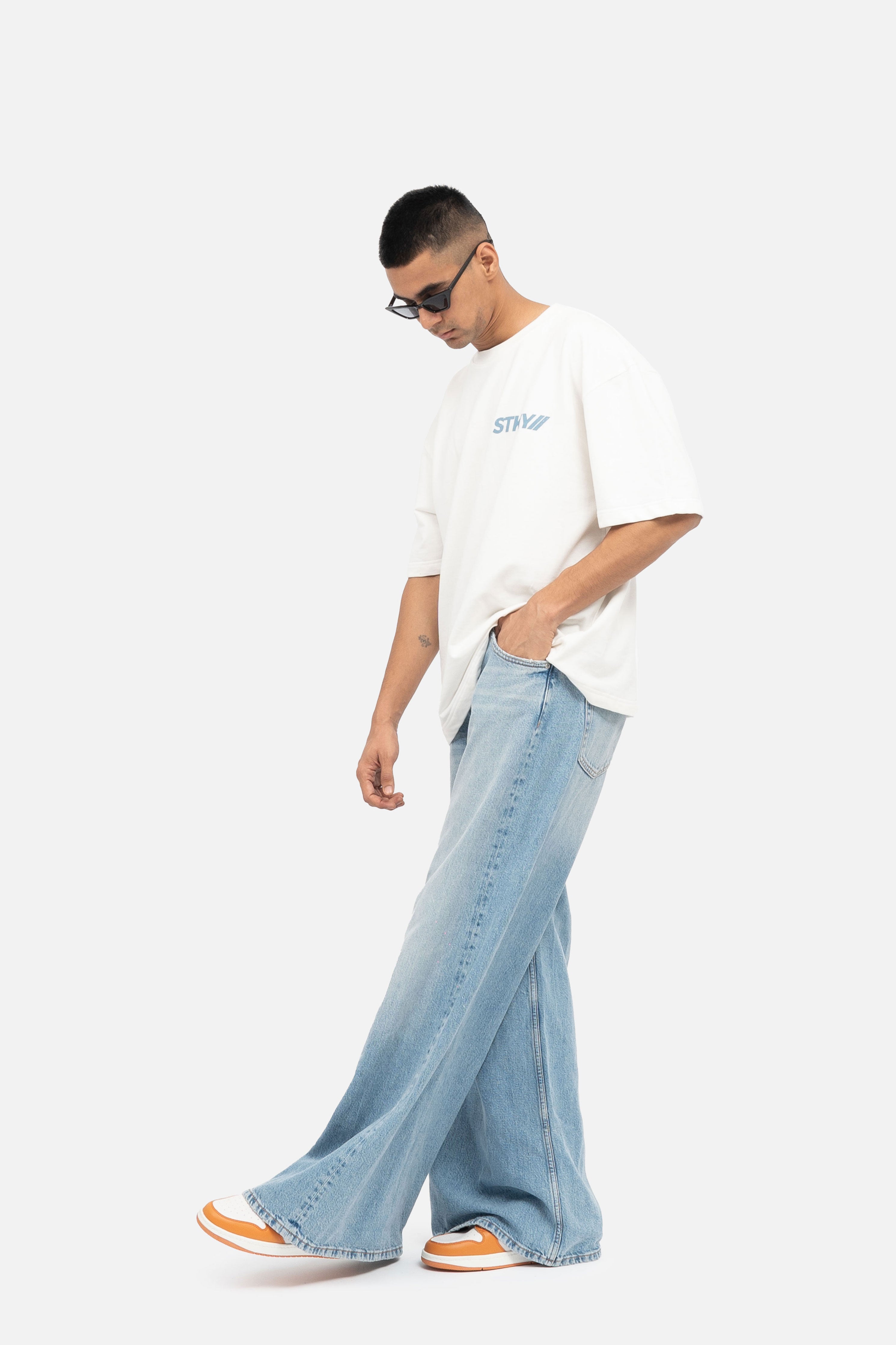 Fish crew tee- Off white (Unisex)