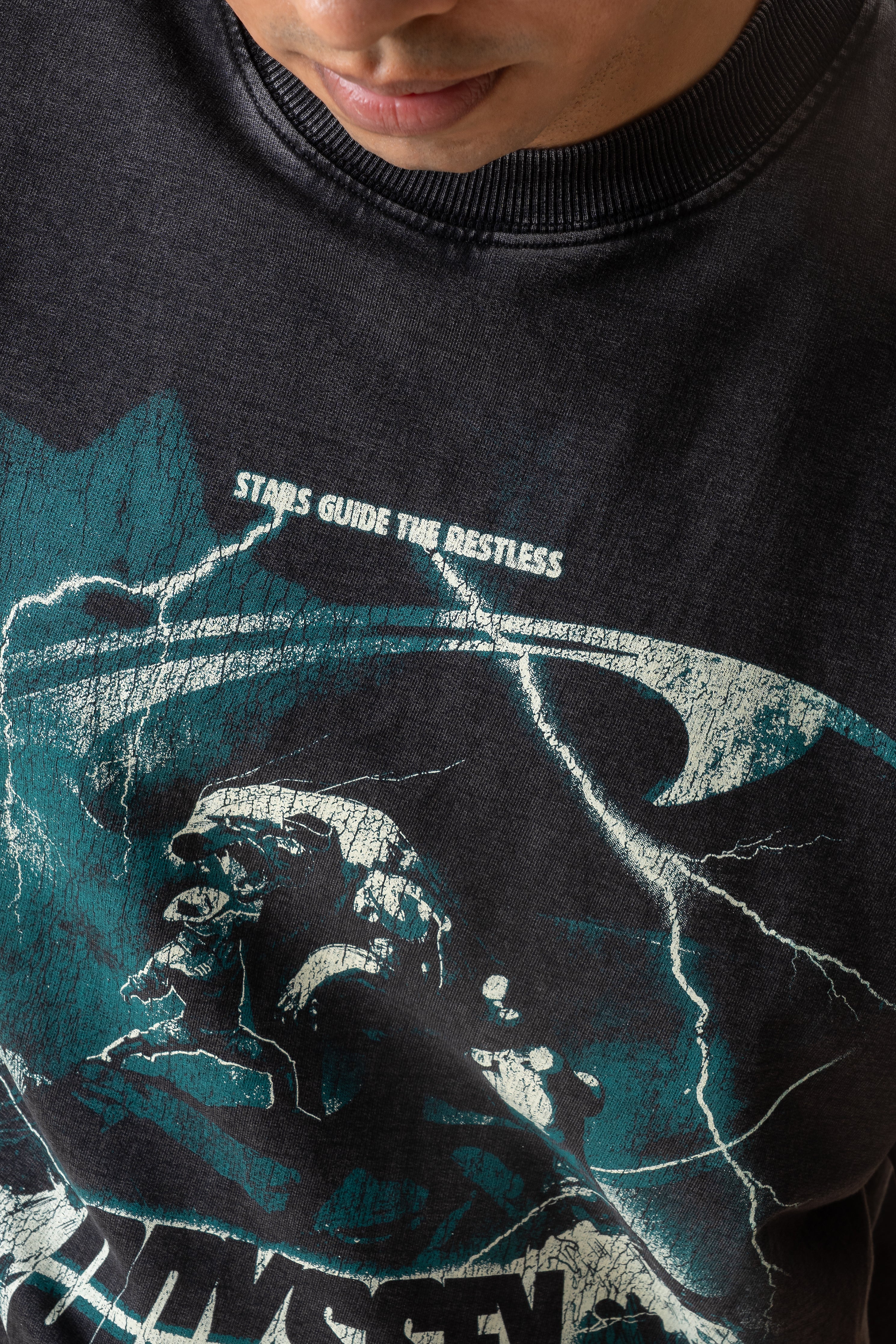 Darkwave odyssey - Washed Black (CROP)