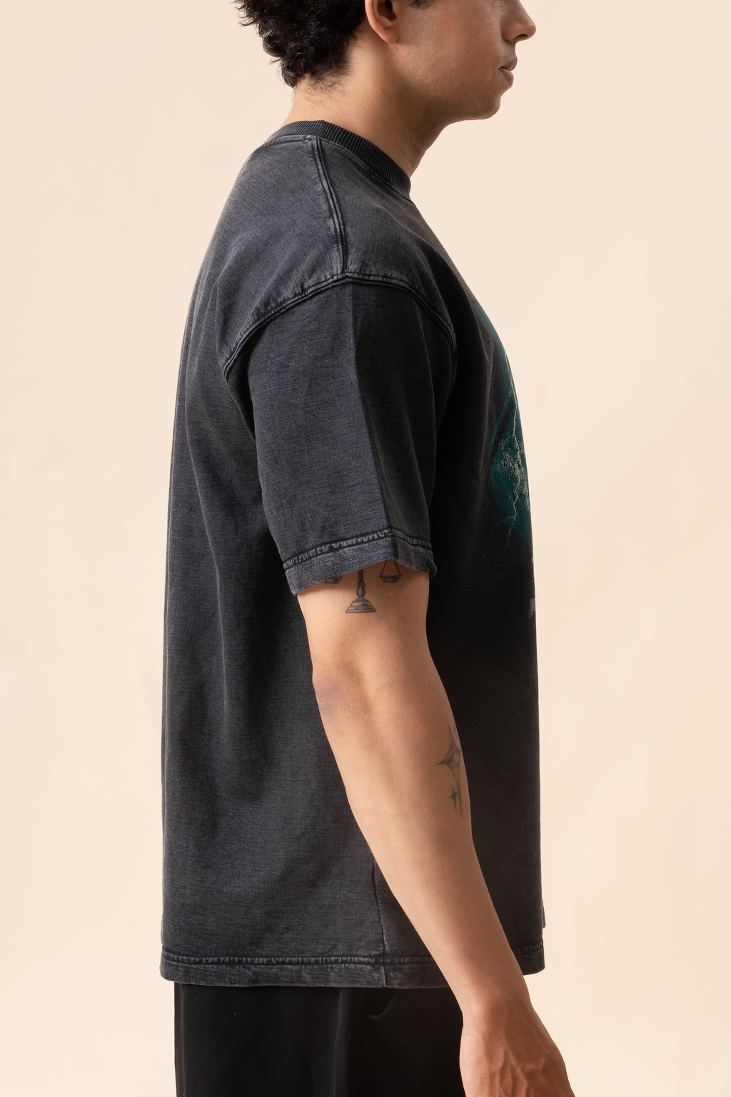 Darkwave odyssey - Washed Black (CROP)