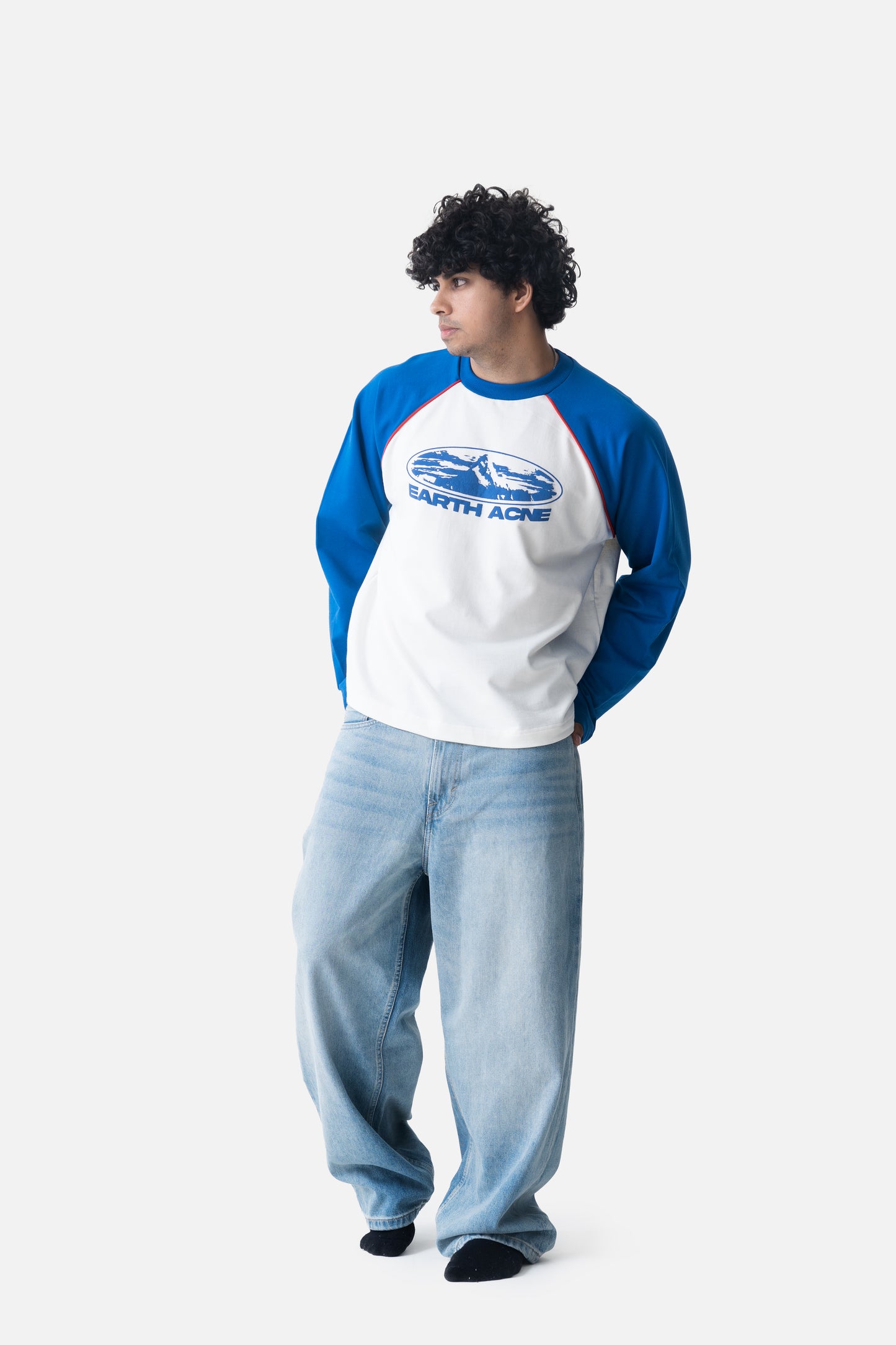Earth Acne Raglan - OffWhite/Cobalt