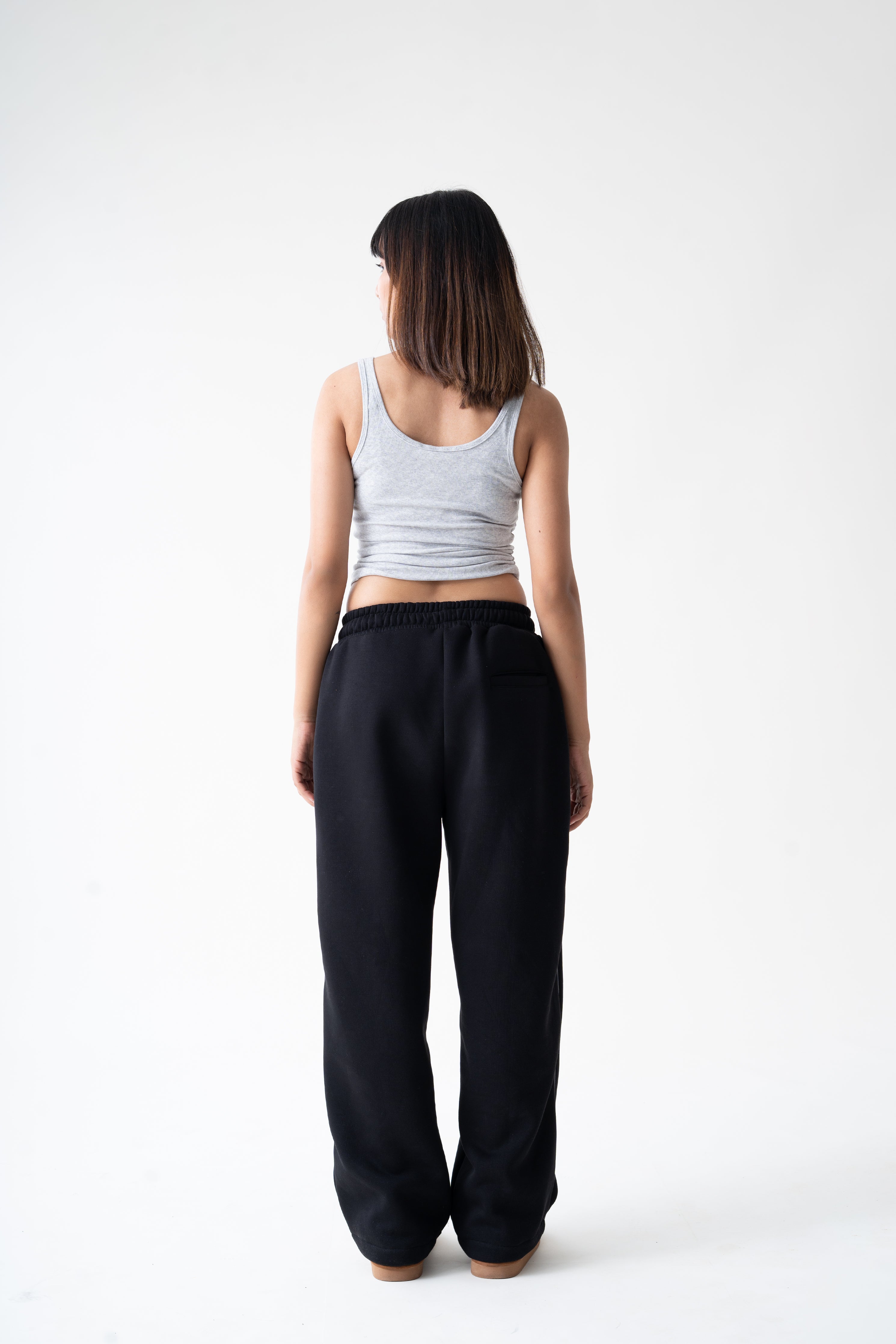 Straight leg sweatpants- Black